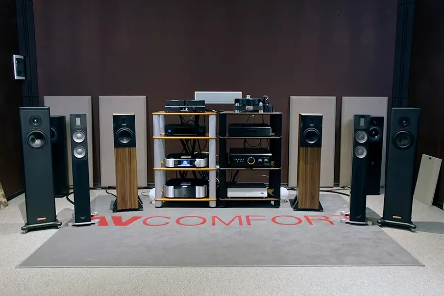 Предварительный усилитель с блоком стримера и ЦАП Moon 791 и усилитель мощности Moon 761