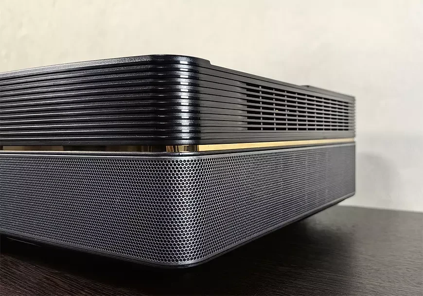 Ультракороткофокусный проектор с разрешением 4К Cactus CS-U1.SG