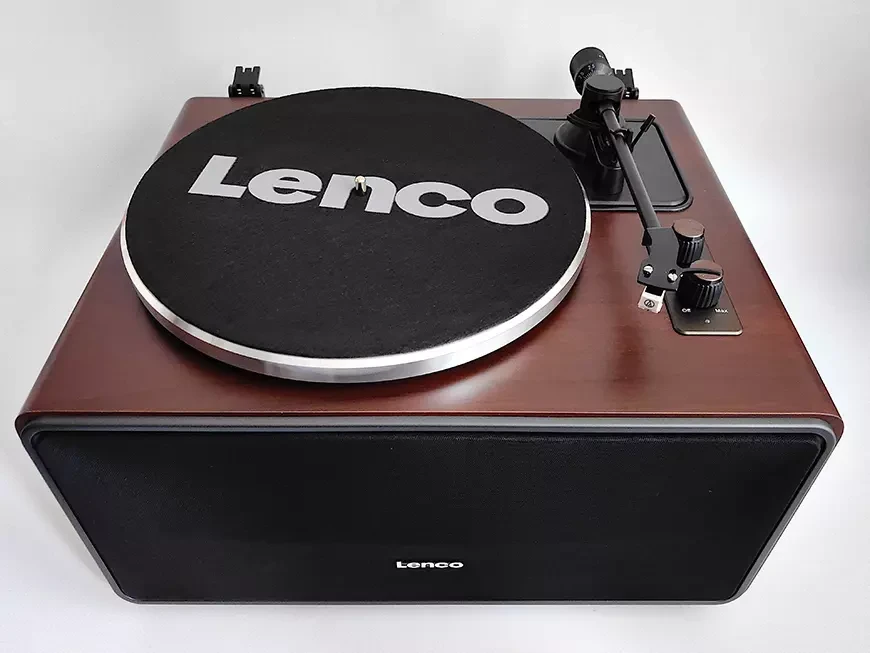 Проигрыватель виниловых пластинок со встроенным усилителем и акустической системой Lenco LS-470WA