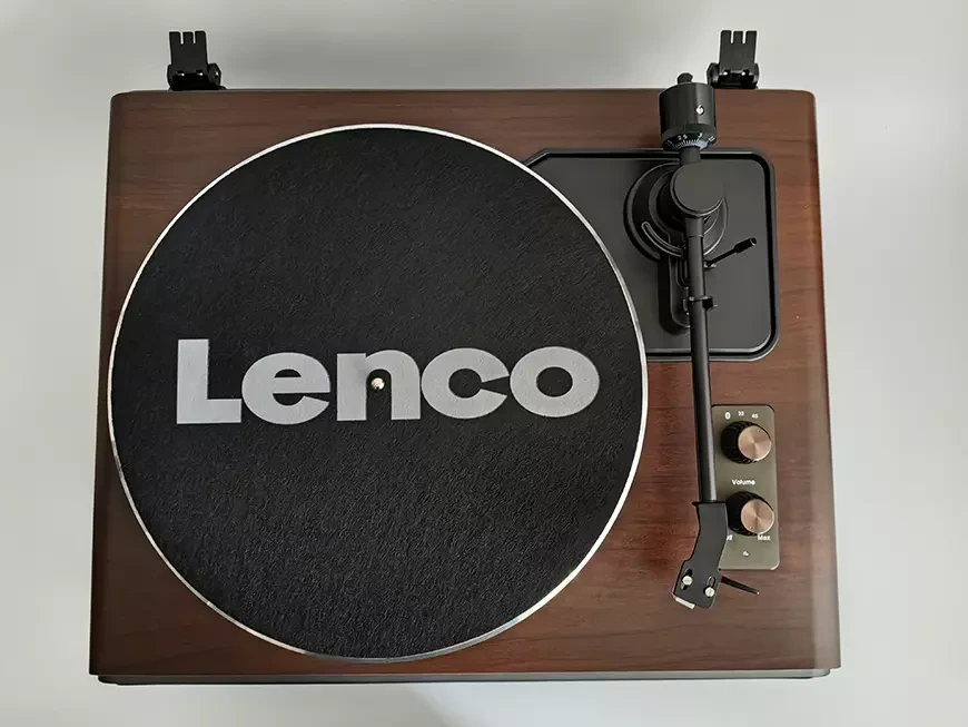 Проигрыватель виниловых пластинок со встроенным усилителем и акустической системой Lenco LS-470WA