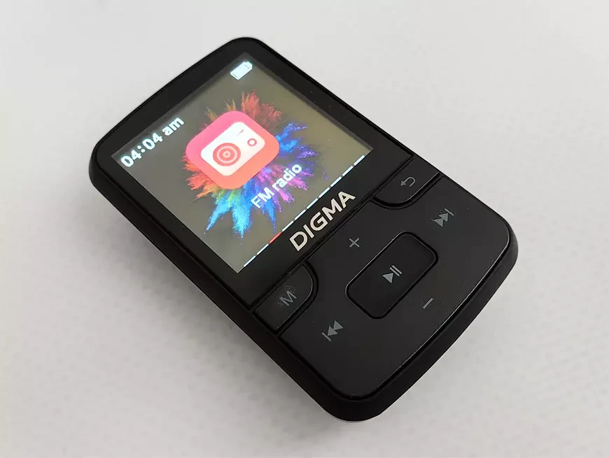 Цифровой портативный проигрыватель DIGMA Z5