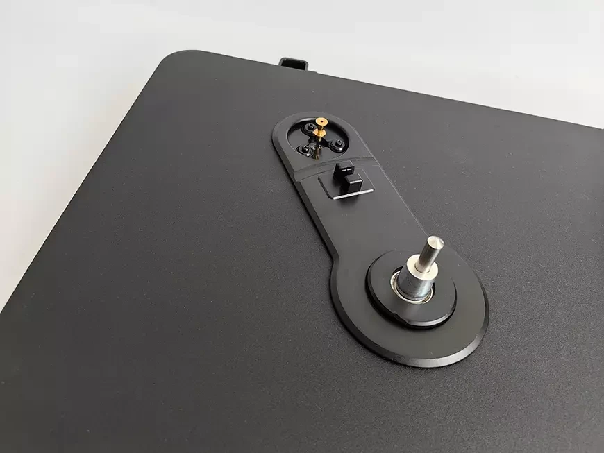 Проигрыватель виниловых пластинок Reproductor RP-LP2XBT