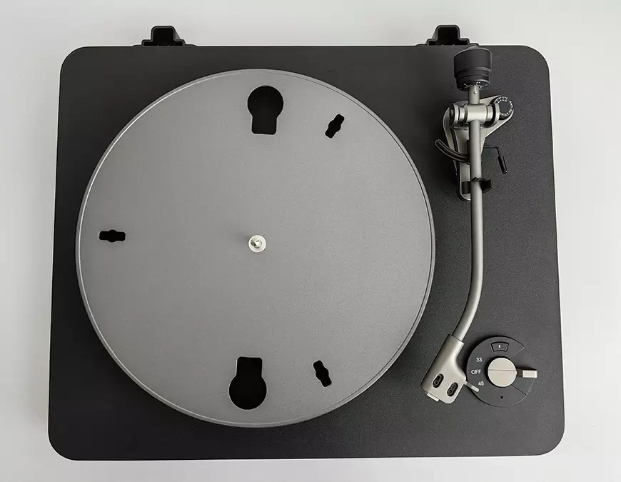 Проигрыватель виниловых пластинок Reproductor RP-LP2XBT