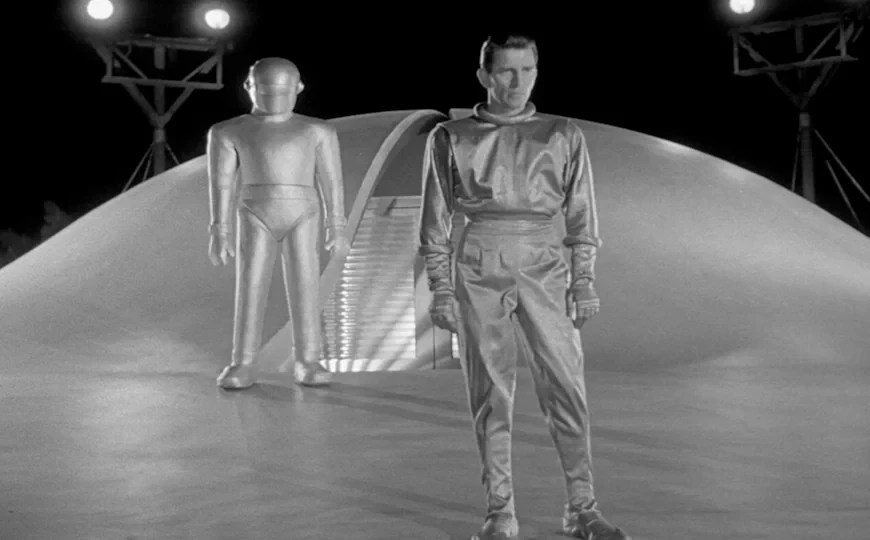 3. День, когда остановилась Земля / The Day the Earth Stood Still (1951)