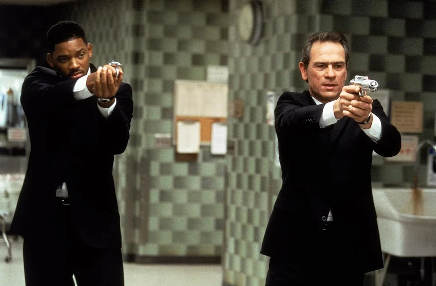 26. Люди в чёрном / Men in Black (1997)