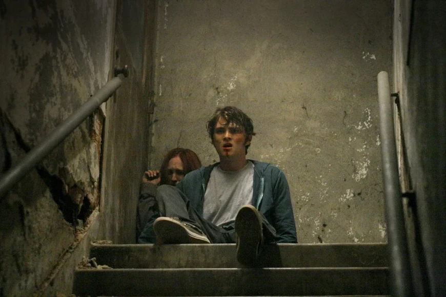 24.	Мертвячка / Deadgirl (2008)