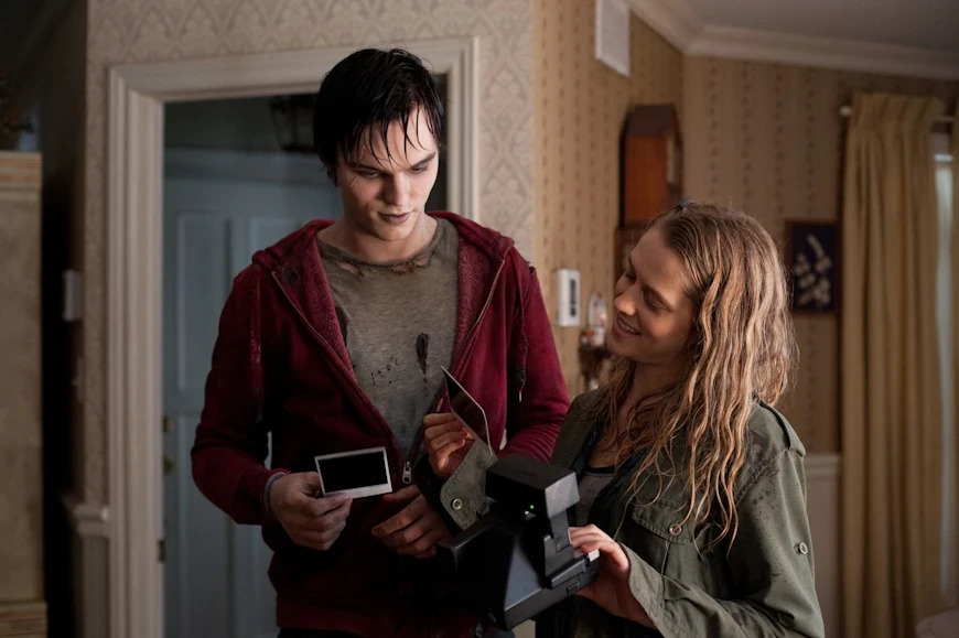 26.	Тепло наших тел / Warm Bodies (2013)