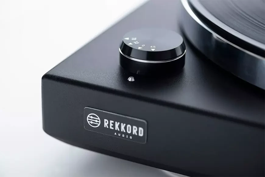 Проигрыватель виниловых пластинок Rekkord M600