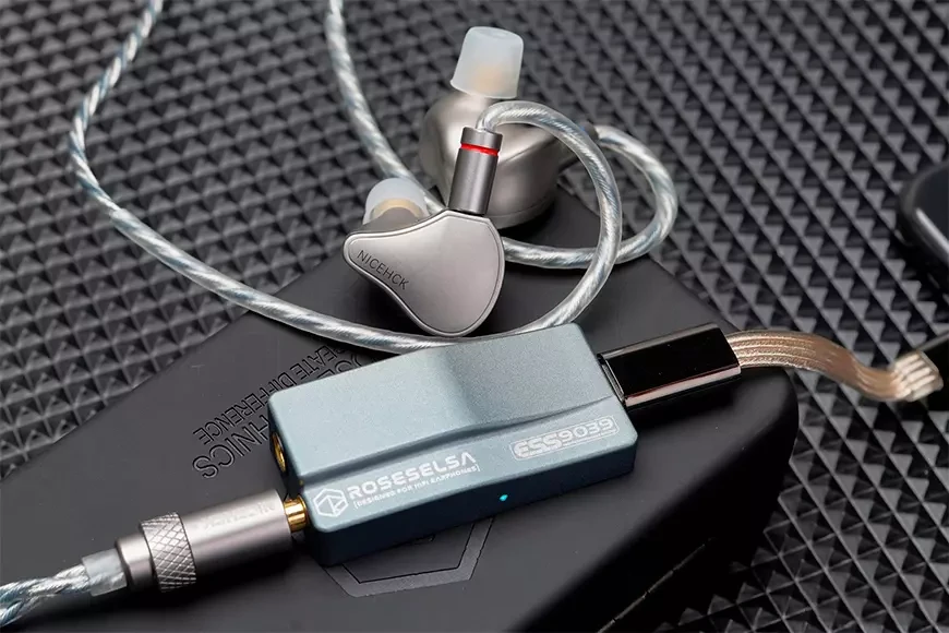 Портативный ЦАП/усилитель для наушников ROSESELSA RS9039