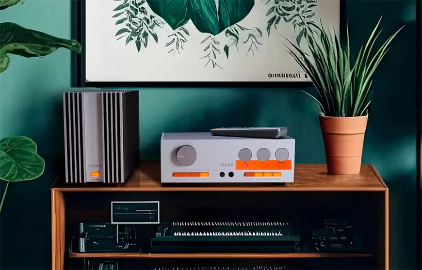 Предварительный усилитель QUAD 33 и усилитель мощности QUAD 303