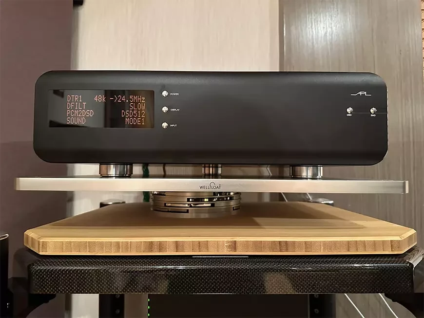 APL Hi-Fi Pure DSD Galactic Reference – балансный ЦАП с ламповым выходным каскадом