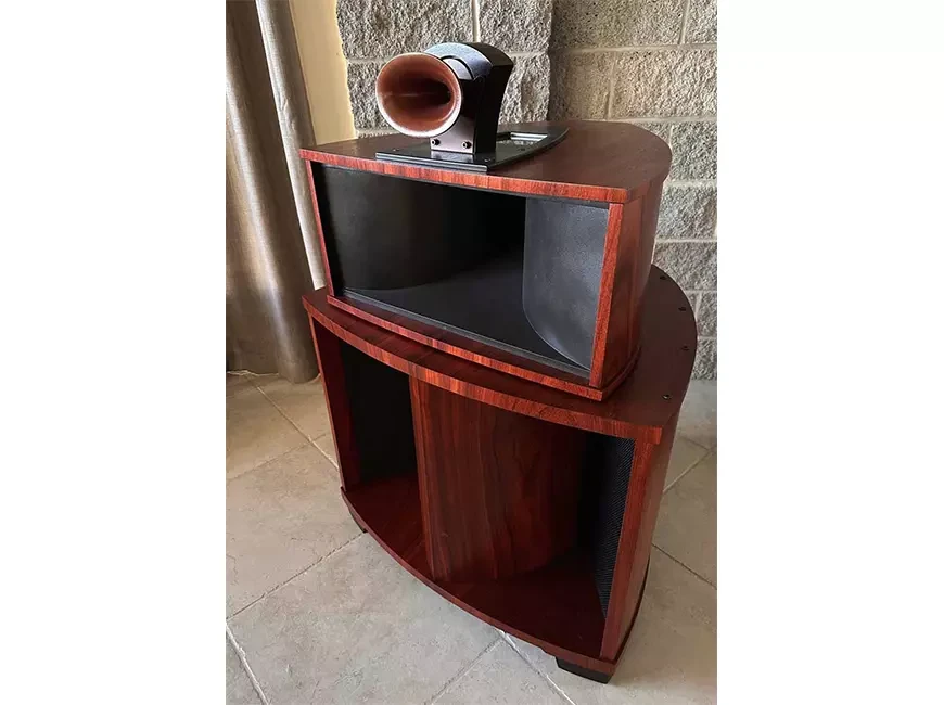 Трёхполосные полностью рупорные акустические системы Volti Audio Vittora