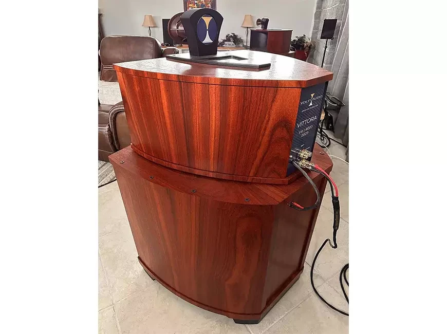 Трёхполосные полностью рупорные акустические системы Volti Audio Vittora