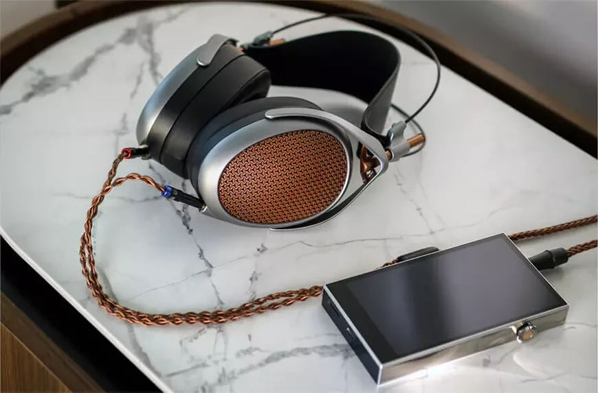 Meze Poet – планарные магнитостатические накладные наушники