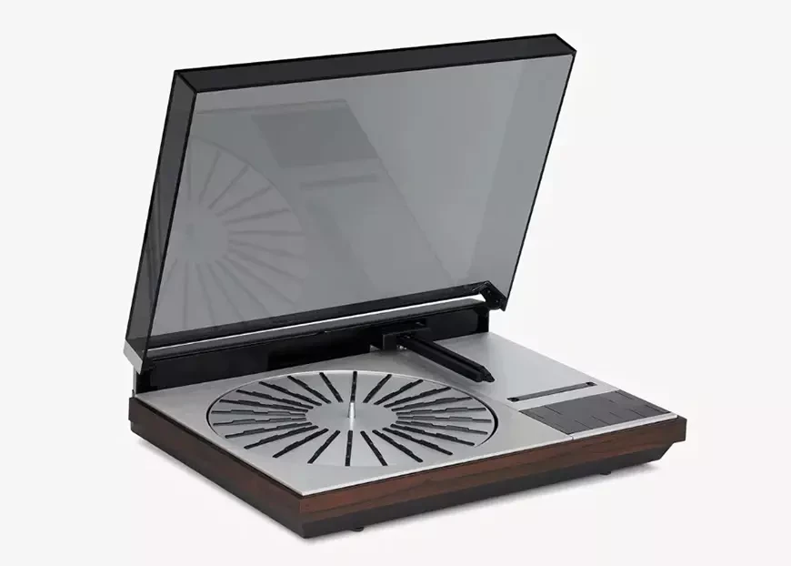 Beogram 4000c Series Saint Laurent Rive Droit Edition – легендарный проигрыватель из 70-х прошлого века возрождён в роскошной версии