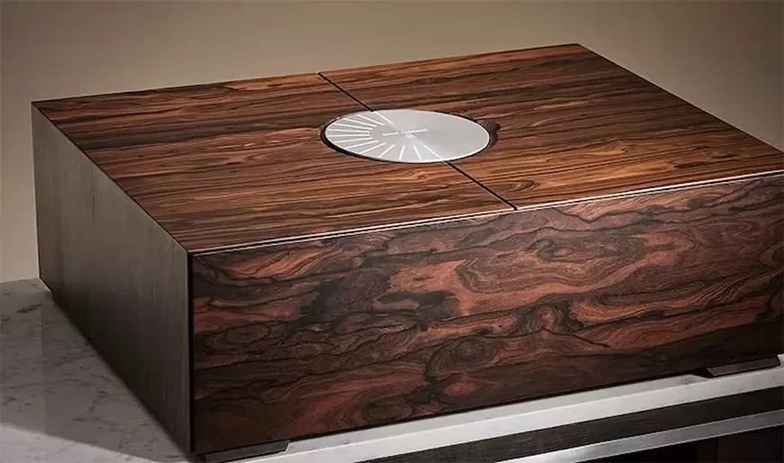 Beogram 4000c Series Saint Laurent Rive Droit Edition – легендарный проигрыватель из 70-х прошлого века возрождён в роскошной версии