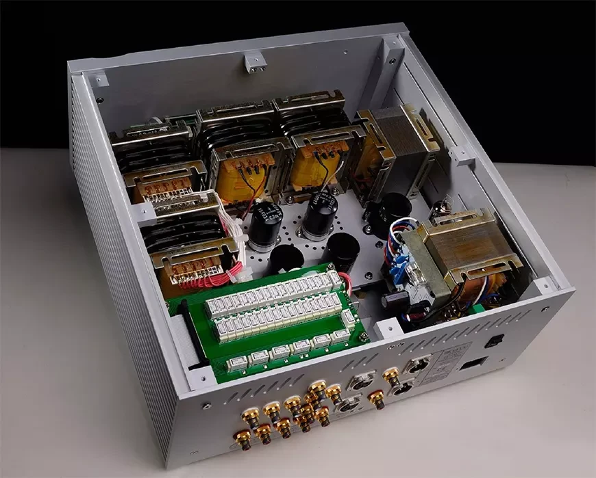 Ламповый предварительный усилитель Ypsilon PST 100 Anniversary