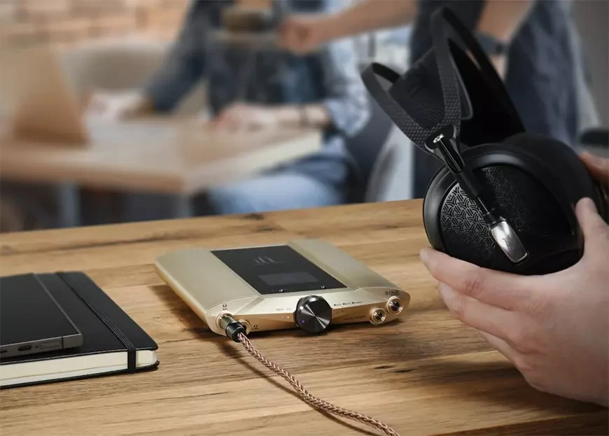 Портативный ЦАП с усилителем для наушников iFi iDSD Valkyrie