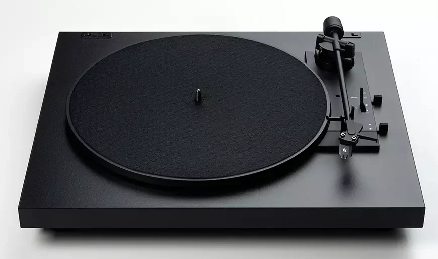 Полностью автоматический проигрыватель виниловых пластинок Pro-Ject Automat A1.2