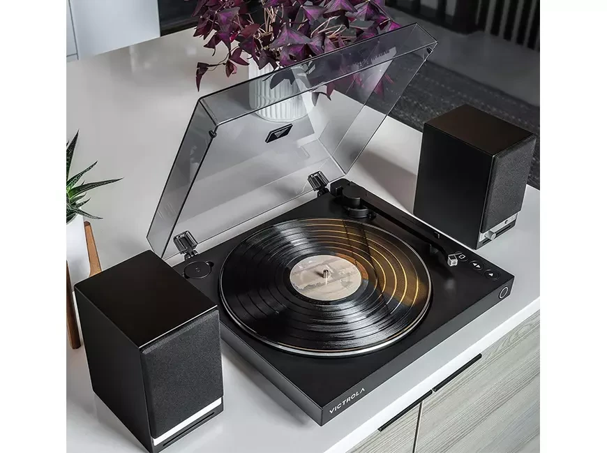 Victrola приобретает KLH Audio