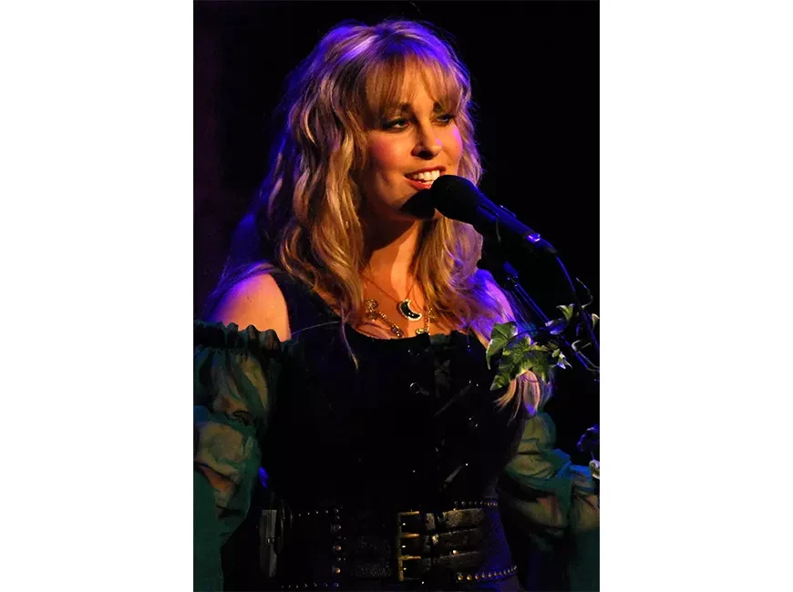 Певица Candice Night