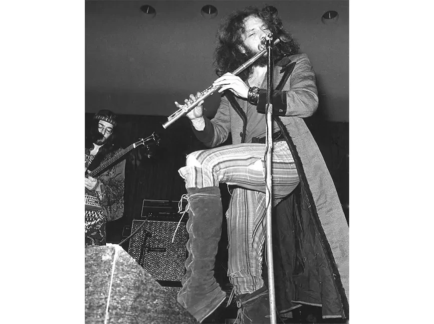 Лидер группы JethroTull Иэн Андерсон (Ian Anderson)   