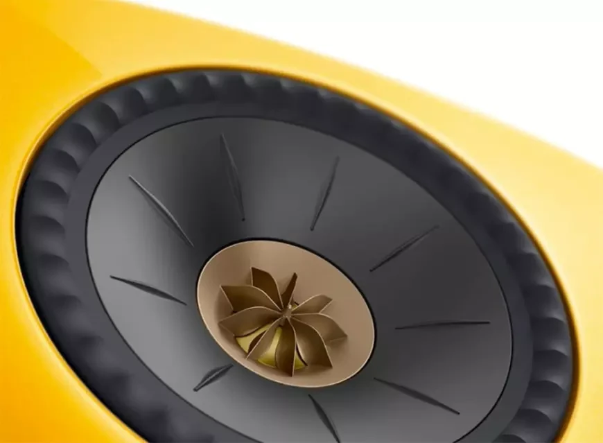 Беспроводные акустические системы KEF LSX II в эксклюзивной отделке Limited Edition Solaris Yellow