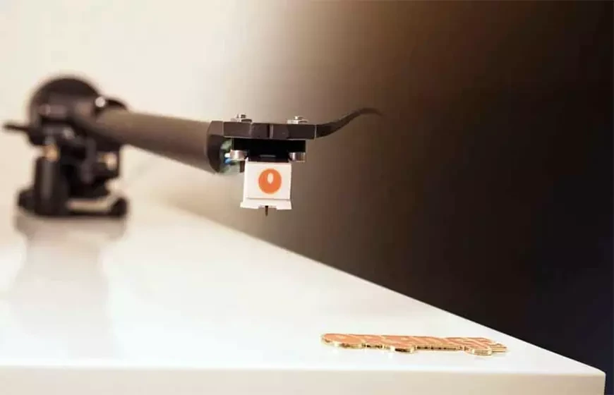 Проигрыватель виниловых пластинок Orange O