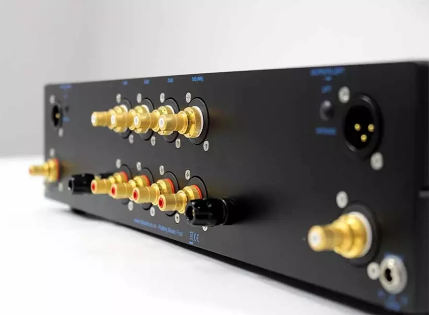 MM/MC-фонокорректор Music First Audio LP 103 LCR