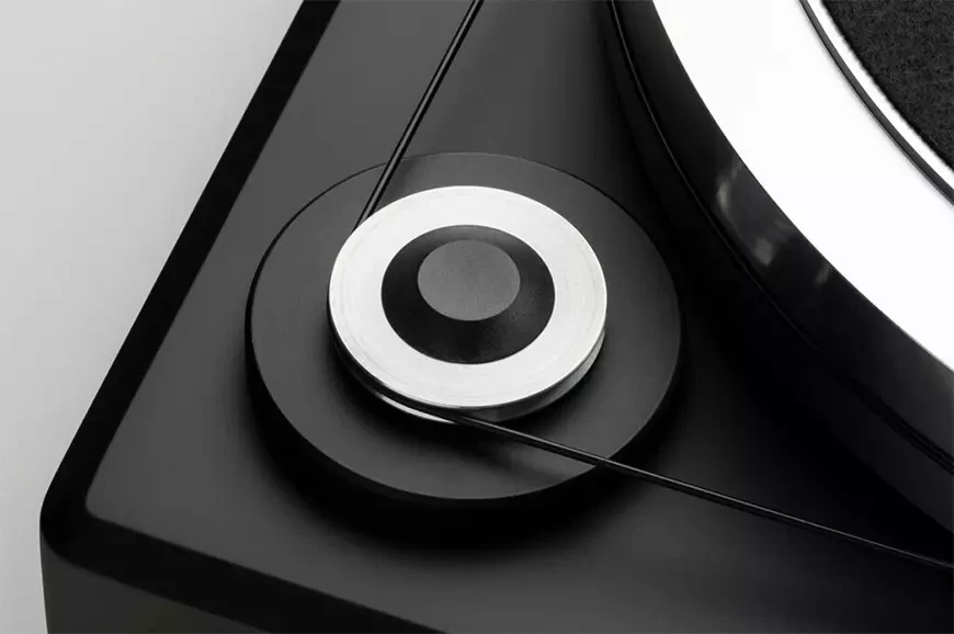 Проигрыватель виниловых пластинок EAT F-Dur