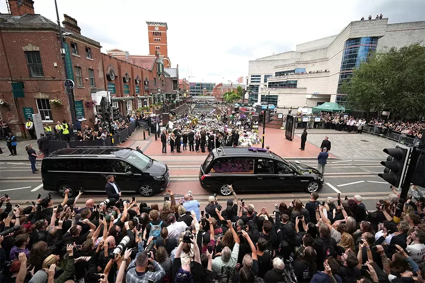 Траурная процессия проследовала по улицам Бирмингема