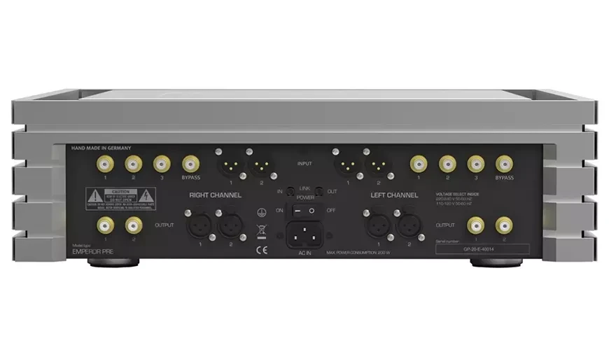 German Physiks Emperor – полностью балансный предварительный усилитель