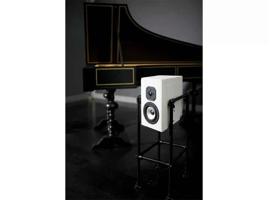 dB Module Model 2E – полочные колонки из бетона