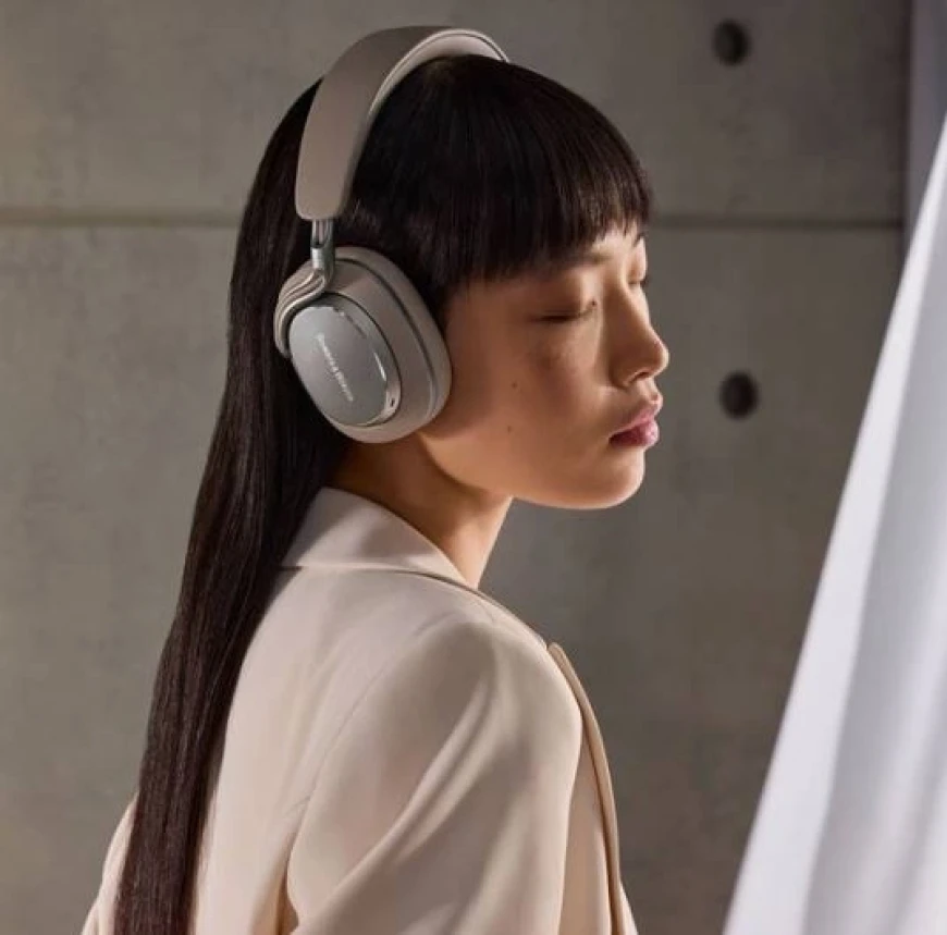 Bowers & Wilkins PX8 S2