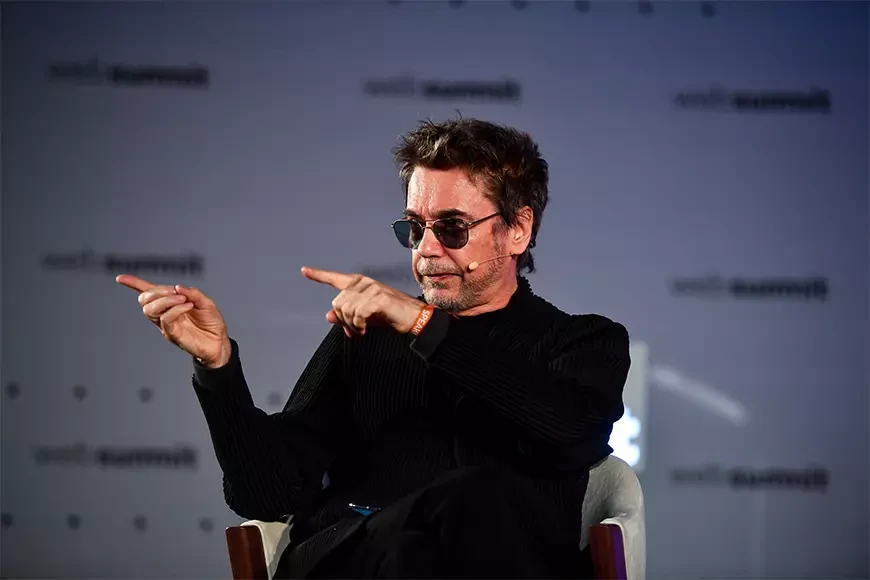 Пионер электронной музыки Жан-Мишель Жарр (Jean-Michel Jarre)  