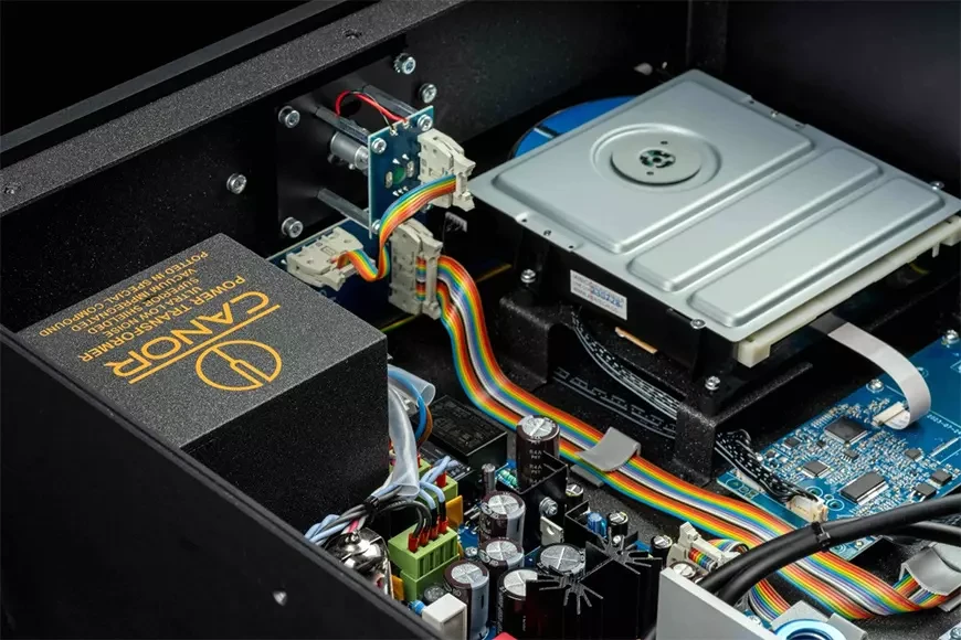 Внешний ЦАП с CD-транспортом и ламповым выходным каскадом Canor Audio Gaia C2