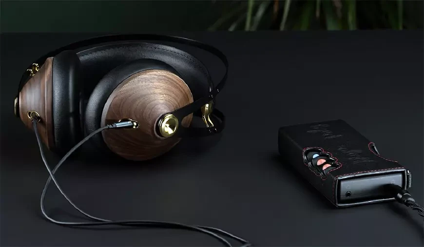 Полноразмерные закрытые наушники Meze 99 Classics V2
