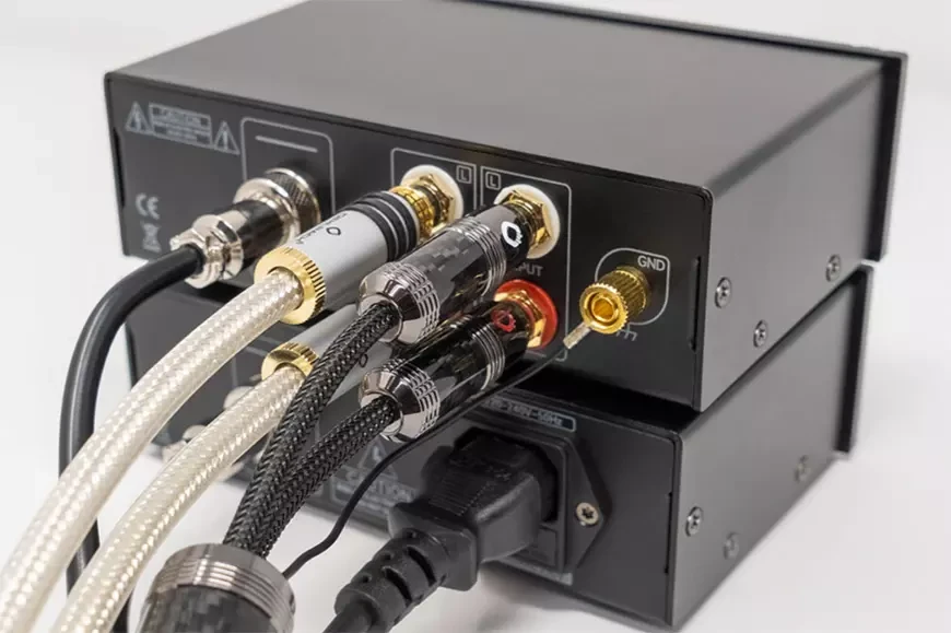 Двухблочный MM/MC-фонокорректор Oehlbach Twin Amp Ultra