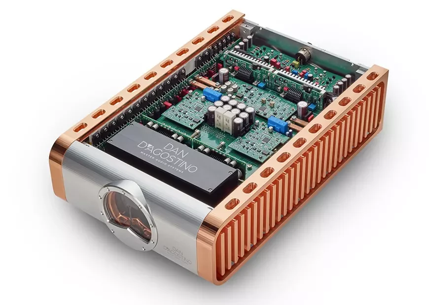 Mоноблочный усилитель мощности Dan D'Agostino Momentum Z