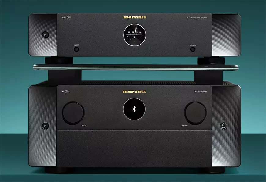 AV-процессор&nbsp;Marantz AV&nbsp;30&nbsp;и шестиканальный усилитель мощности&nbsp;Marantz AMP&nbsp;30