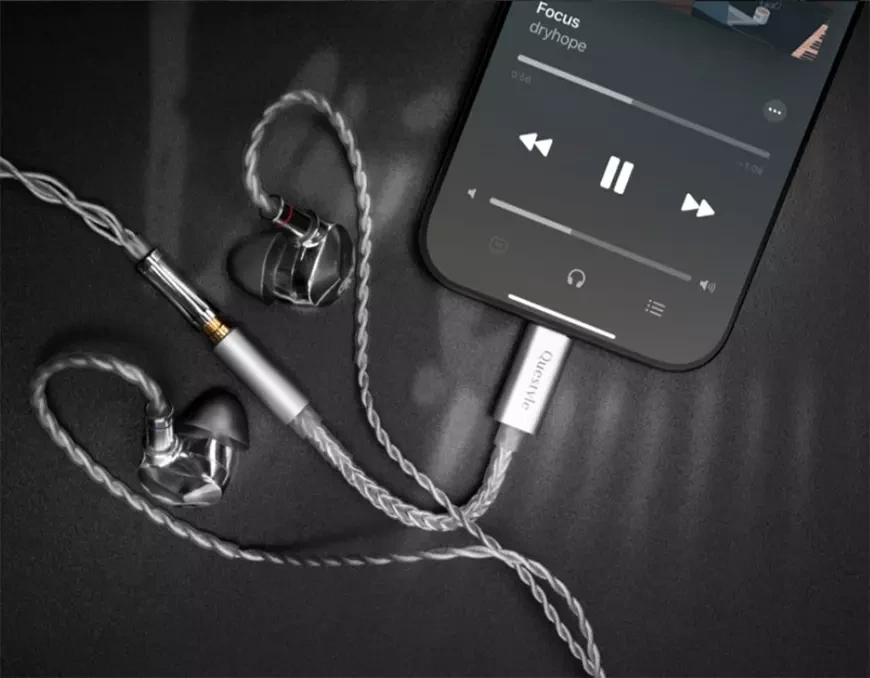 Портативный ЦАП с усилителем для наушников&nbsp;Questyle Qlink-C