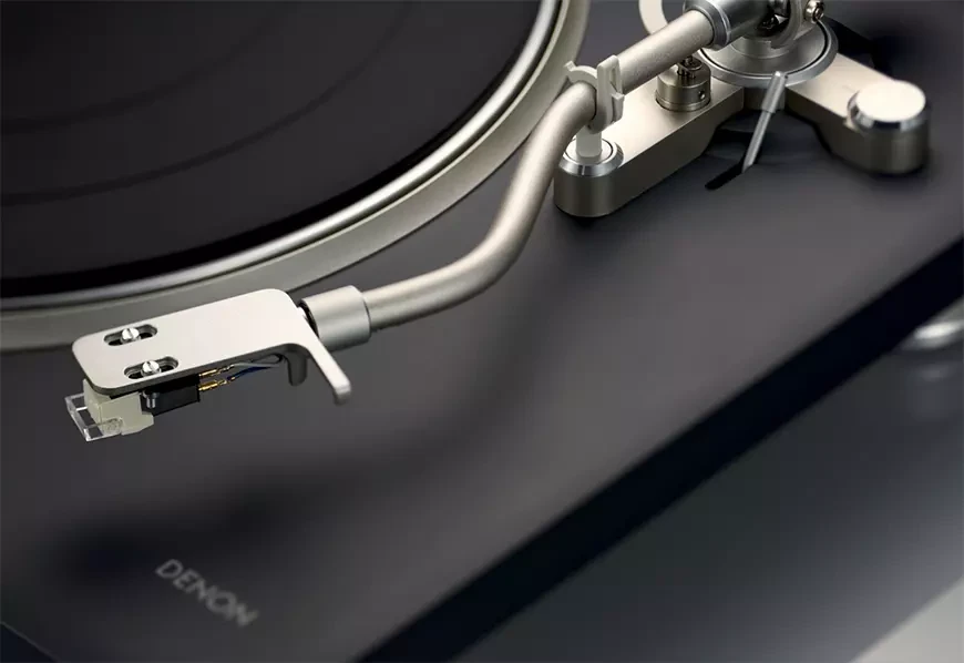 Проигрыватель виниловых пластинок Denon DP-500BT