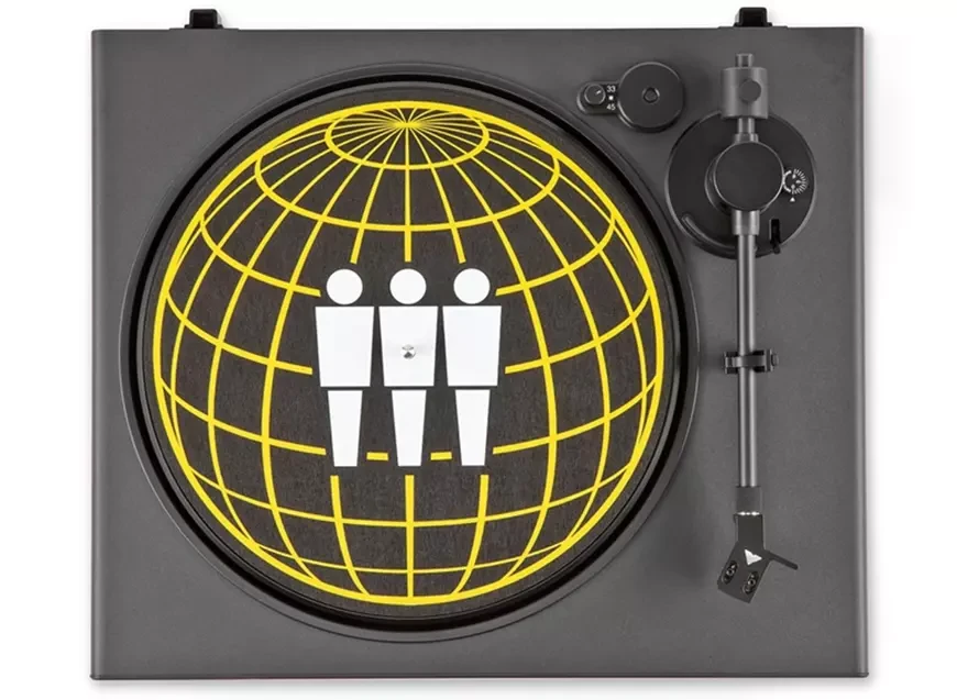 Кастомизированный проигрыватель&nbsp;VictrolaVPT&nbsp;1520&nbsp;TMR