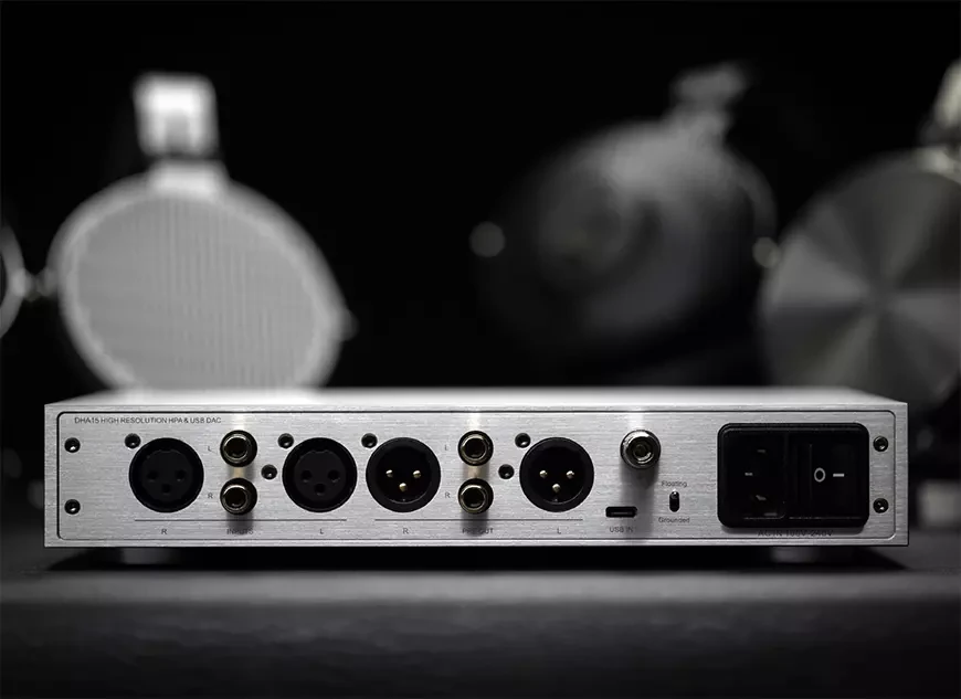 Настольный ЦАП с усилителем для наушников&nbsp;Moondrop x SMSL&nbsp;DHA15