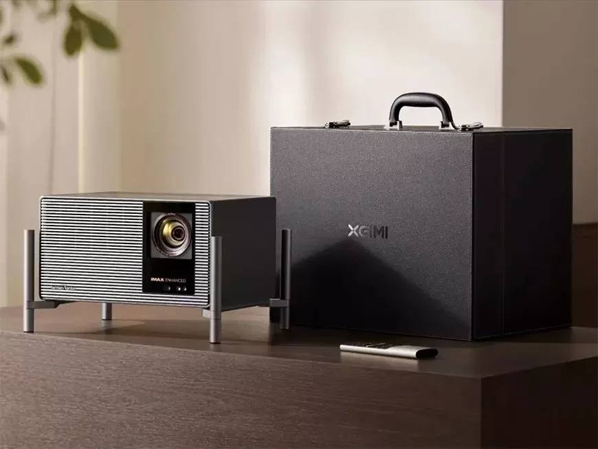 XGIMI X50 Ultra Max – проектор  с бионической диафрагмой DynaEye