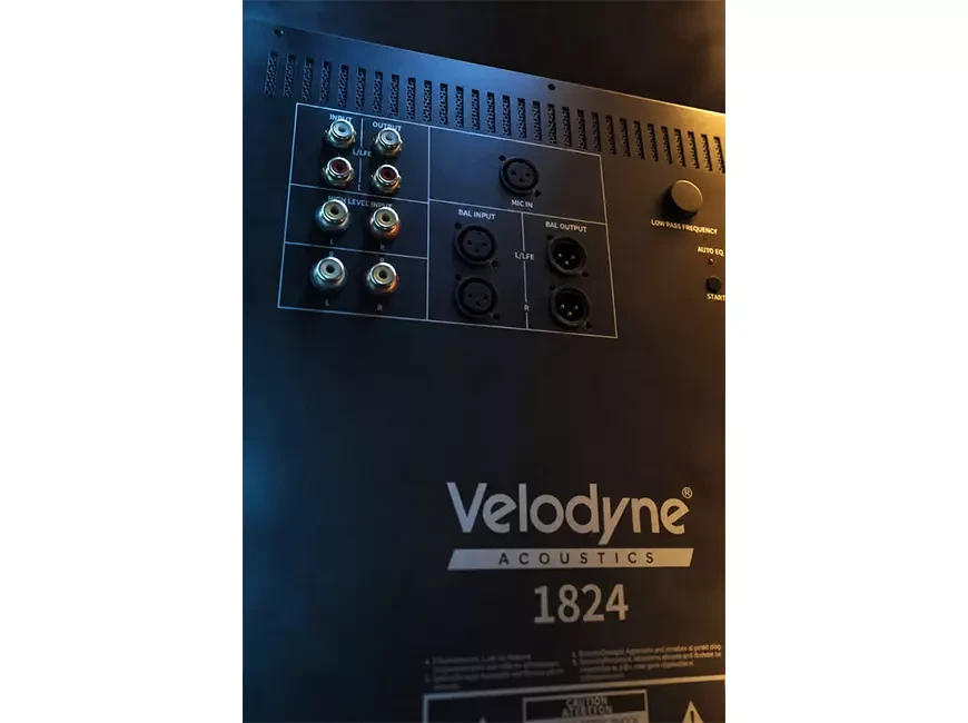Активный сабвуфер Velodyne 1824