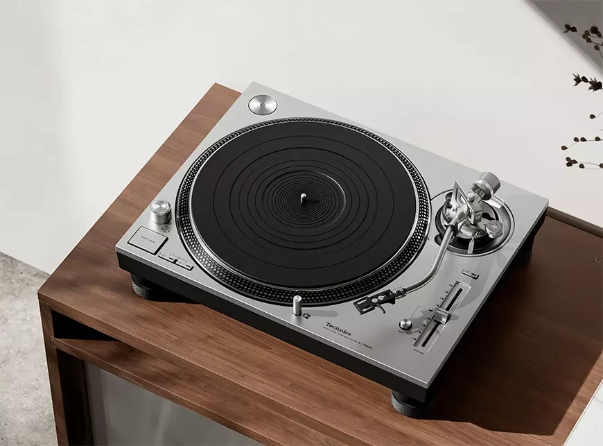 Проигрыватель виниловых пластинок Technics SL-1200GR2