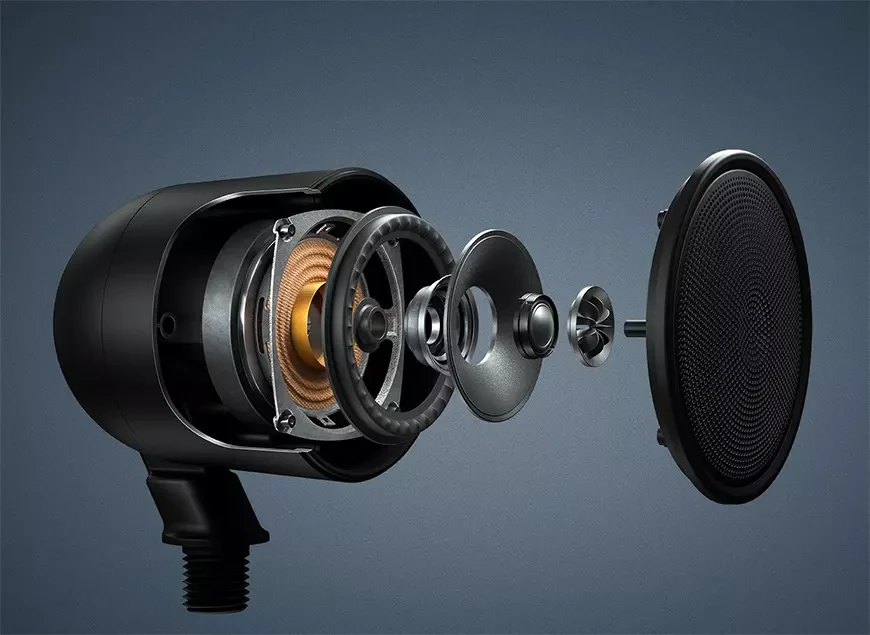 KEF выводит колонки Uni-Q на свежий воздух