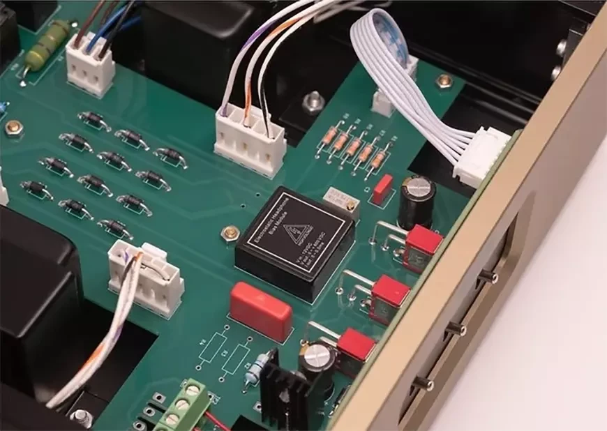 ES Lab EHT-7 – трансформаторный источник питания для электростатических наушников