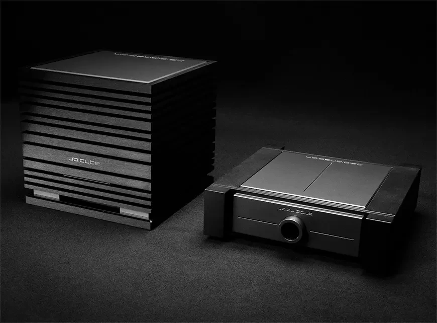 Ubiqaudiolab представила три усилителя мощности Ubicube и ламповый предусилитель Ubiquitous 300B